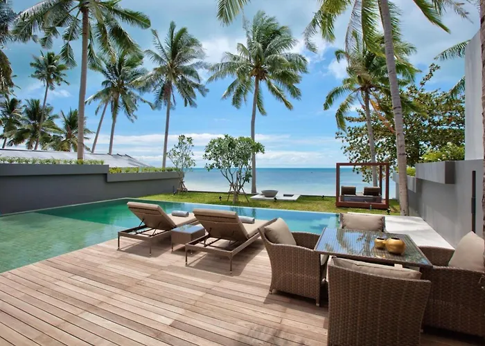 Villa Neung - Modern Beachfront Villa Near Bang Por
